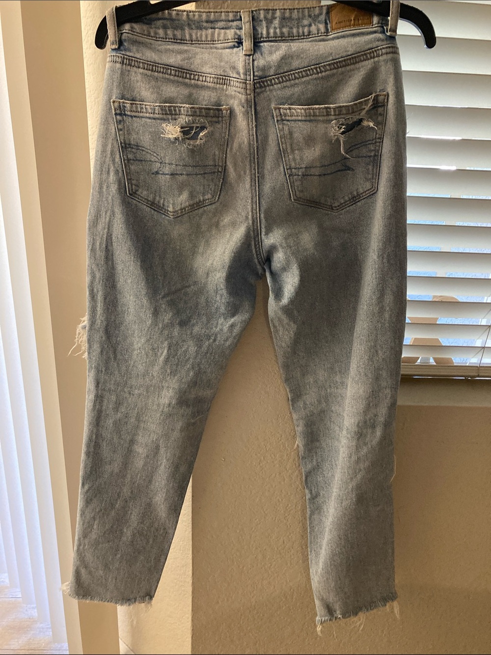 American Eagle Outfitters Light Blue Distressed Straight-Leg Jeans - Picture 4 of 5